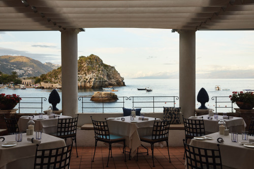 Belmond Villa Sant’ Andrea - banqueting retractable awnings - Taormina - Sicily - 2018
Design team :Filippo Scarpi - STAF - Fiesole - Florence; Vittorio Bitto - Messina