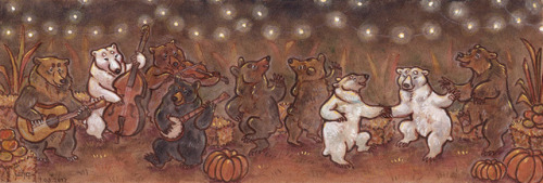 AUTUMN RAFFLEBears had a party, rejoicing the beginning of autumn, and I have a lottery, for the sam