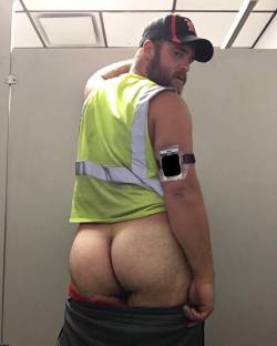 thehappybucket:  @liljohnbear’s ass is what dreams are made of. 😍