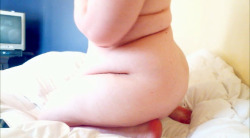 lipstickandzombies:  Here it is. All my chubby glory. 