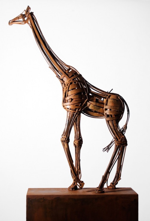 mymodernmet:  Majestic Wildlife and Human Sculptures Made of Wrought Wire and Bronze