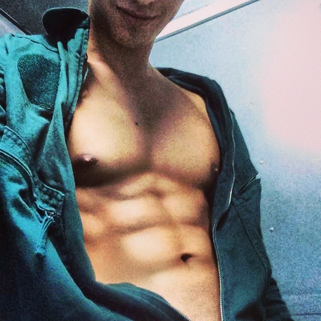 vsians:  www.instagram.com/gowithchristopher 