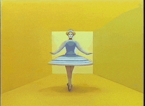 architecture-effects:Oskar Schlemmer’s Bauhaus-Style “Triadic Ballet”Schlemmer’s ballet, which premi