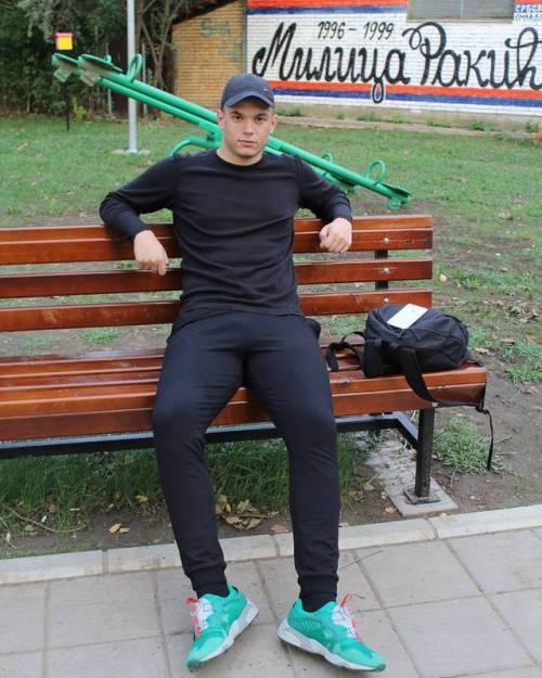 lazabgd: kurcina na vidiku Kako se zove ovaj sexy boy?