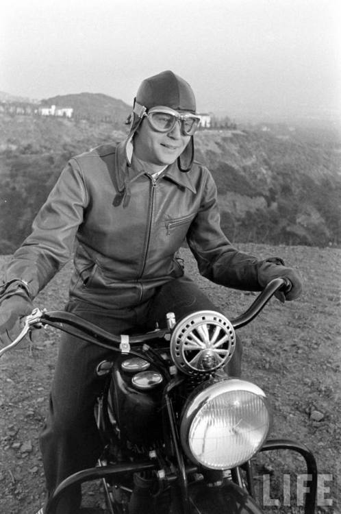 Edgar Bergen ready to ride(Alfred Eisenstaedt. 1938?)