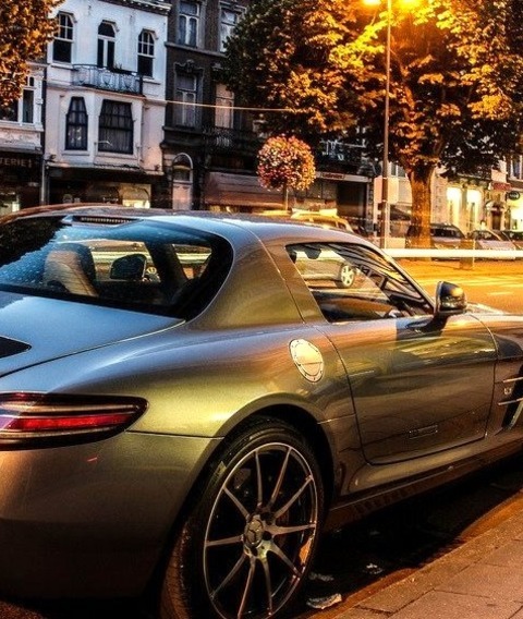 Mercedes Benz SLS AMG