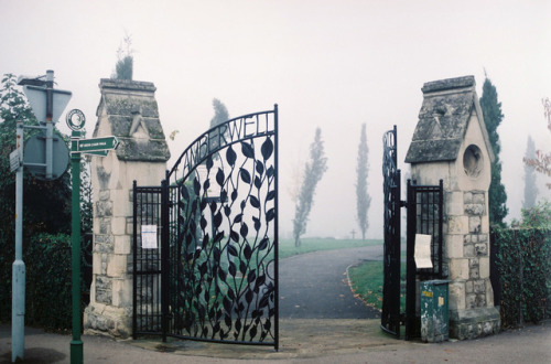 indiejanes: Camberwell Old Cemetery by Joe Pepper