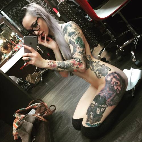 stripper-locker-room:  littlemissmoon
