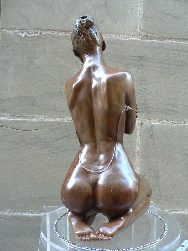 demekin:  Sculpture by Béatrice Bissara 