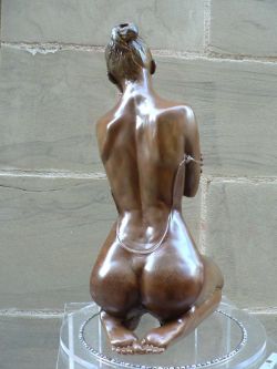demekin:  Sculpture by Béatrice Bissara