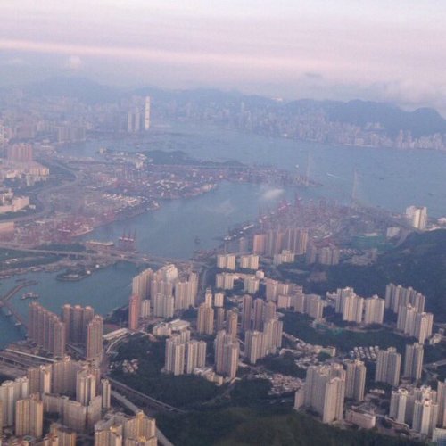 blueneighborhood:  from a while ago when i was leaving hong kong to the philippines  
