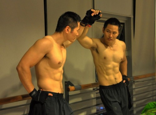 asianmalemuscle:  Enjoy thousands of images in the archive: http://asianmalemuscle.tumblr.com/archive 