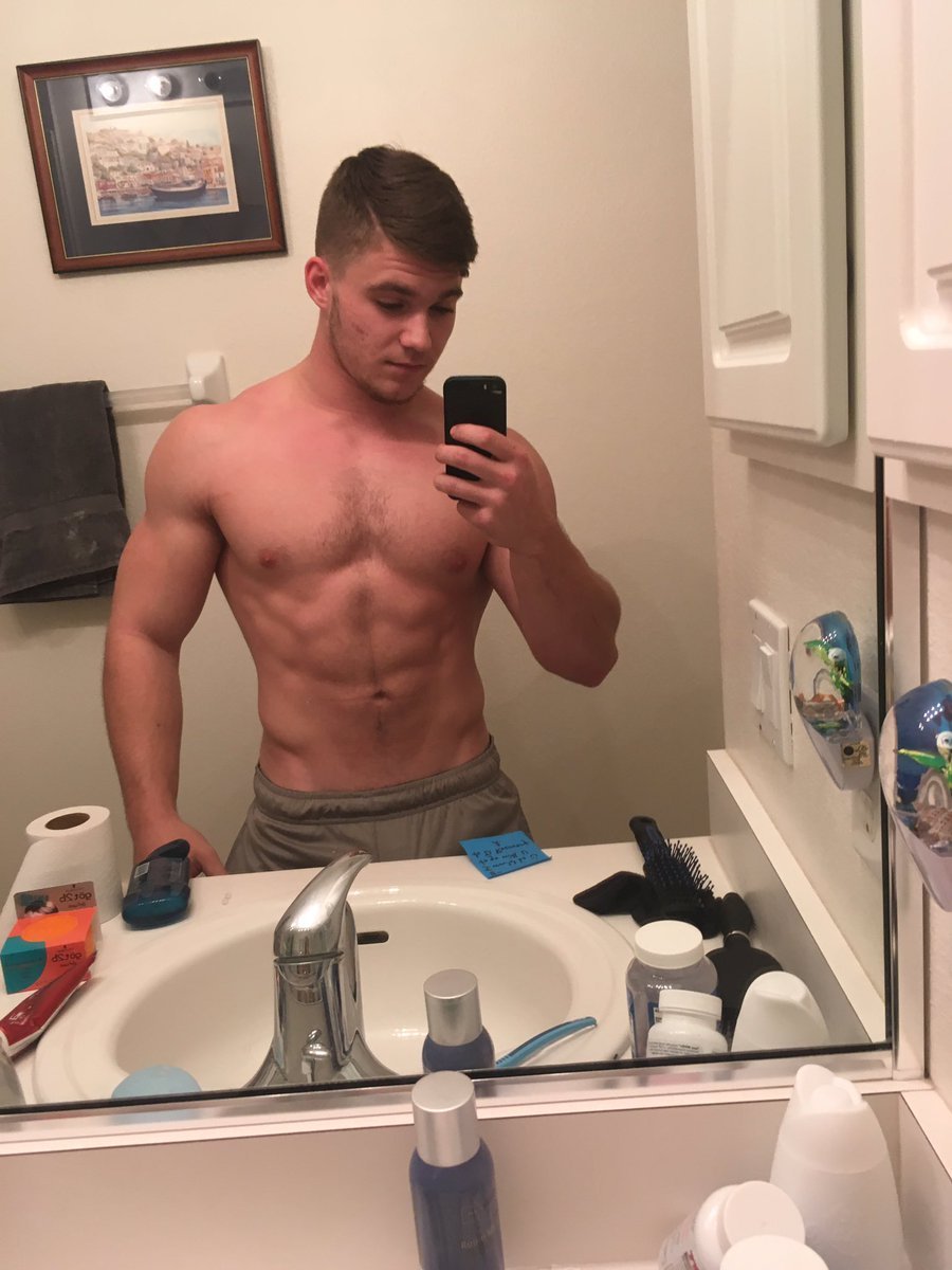 sprinkledpeen:Kyle Dean