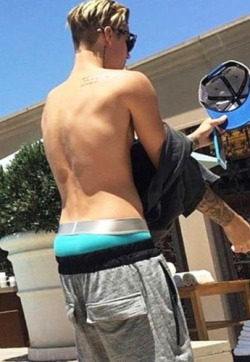 celebritymeat:    Justin Bieber.  