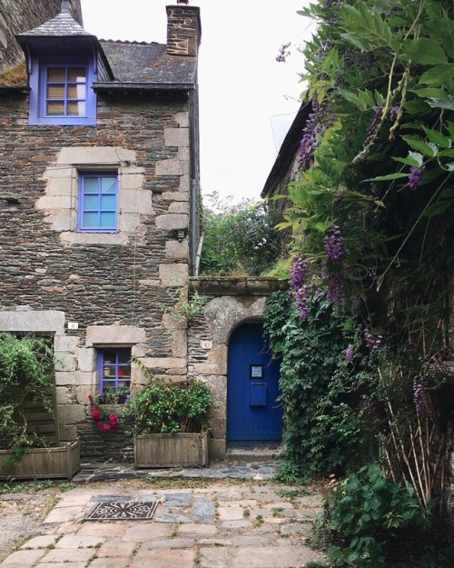 floralls:Charming streets of French village Rochefort-en-Terre by   natalie_wien  