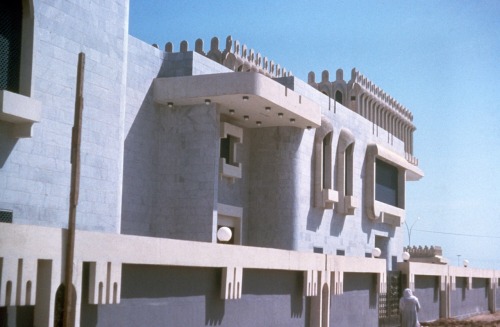 manifest05: The Embassy of the United Arab Emirate in Kuwait City by an unknown Kuwait architect [19