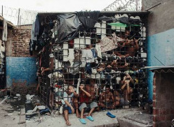 sixpenceee:  Overcrowded Prison in El Salvador