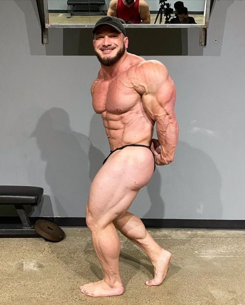 muscleryb:    Hunter Labrada  