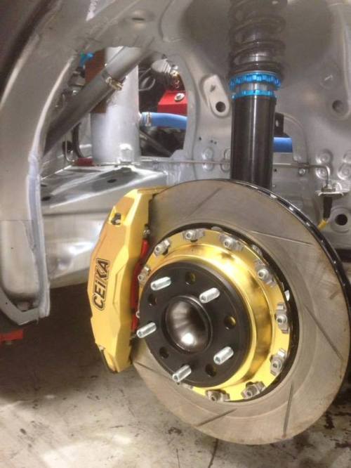 Check out this huge BMW Z4 equipped with CEIKA big brake kit and coilovers 