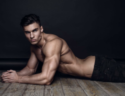 chudoguys:    Dmitry Gorobets by Timur Mironov