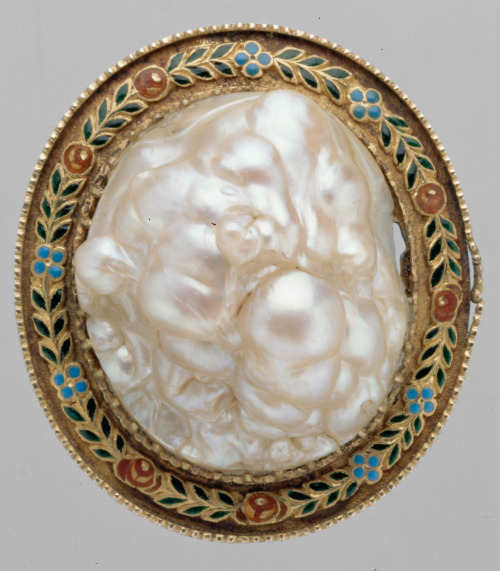 Monstrous Pearl Set In Enameled Gold Brooch, 17th Century