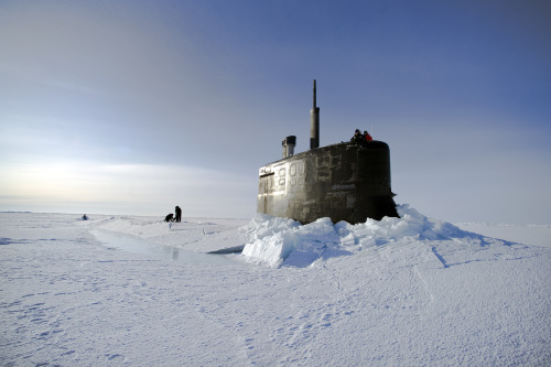 Sailors and members of the Applied Physics Laboratory Ice Station. Submarine USS Connecticut after i