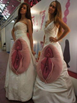 metalonmetalblog:    Bizarre Wedding Dresses   