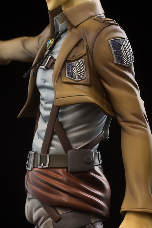 leviskinnyjeans:  Detailed Photos of Sentinel’s Erwin Smith Brave Act Figure The Brave Act Erwin Smith figure stands at 9.6 inches and comes with a cape, an alternate hair piece and face, 3D maneuver gear, two blades, and a weapon holding hand. After