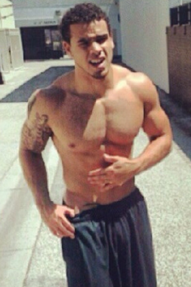 aworldofmenz:  carmenvita:  exposethajocks:  rhiordan:  Cory Wharton  Corey is so
