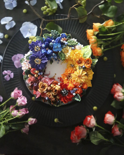 culturenlifestyle: Stunning Buttercream Floral Cakes That Are Way Too Beautiful to Eat by Seoul-Base