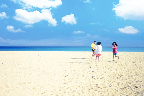 netflixdramas:We can go to the beach!Twenty-Five Twenty-One (2022) dir. Jung Ji Hyun