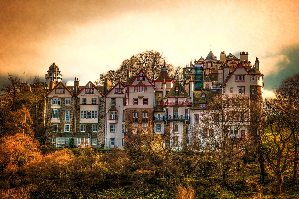 landscapelifescape:  Edinburgh, Scotland (by karinavera)