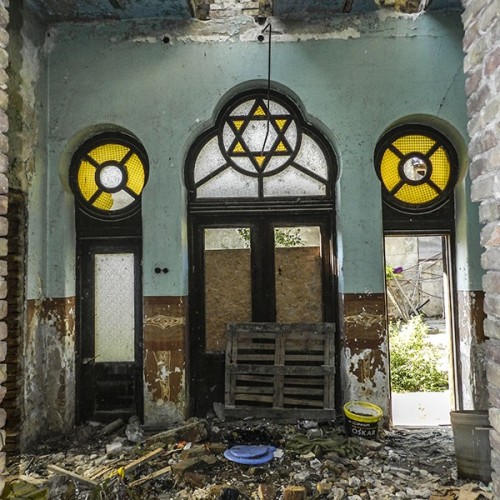 abandonedography: The now abandoned Great Synagogue of Constanta, Romania (via)