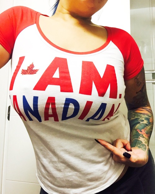 misspigment:  I ❤️🇨🇦. Born and raised #iamcanadian #iamproud 😂 #bodypositive  #selflove #selfconfidence #selfrespect #loveeachother #bekind #makelovenotwar #worldpeace #lovelife #wearegifted #supportcurvywomen #loveislove #nobullying #haterssuck