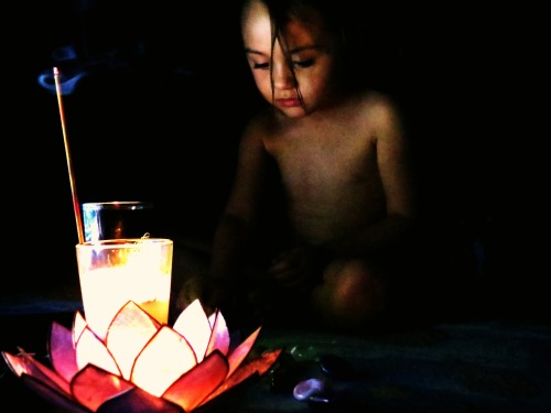 mother-of-the-earth: moonchild-3: My 3 year old before bed tonight, She calls meditation “wish