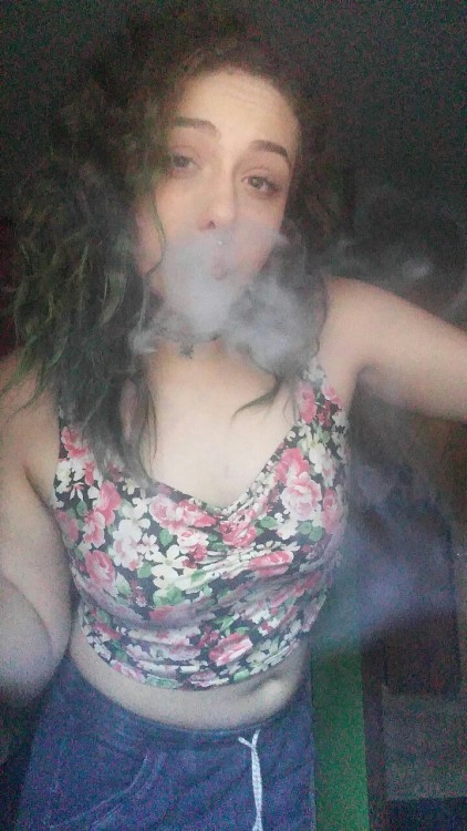 weed-breath:  Been trying to upload a video all day, but tumblr sucks ;_;