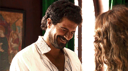 latristereina: Isabel TVE S01E10Do you remember this one, guys @eyes-painted-with-kohl, @daario