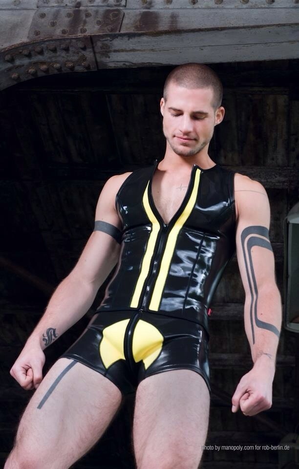 rubberlycra:  SERGEN!!! Mega post day http://www.rob-paris.com/http://www.rob-berlin.de/https://www.facebook.com/robparis.frhttps://www.facebook.com/robberlin.de