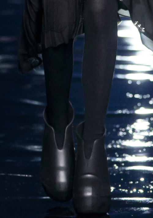 Trendy Boot for FW21: Early 2000′s Lady Gaga style inspired. Futuristic industrial puff platform chu