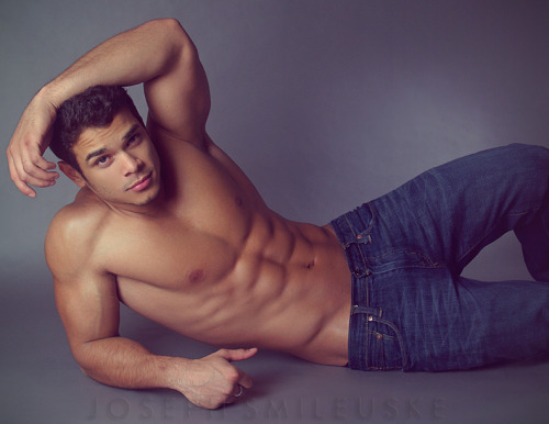 joseph-smileuske-photography:  William Muñoz