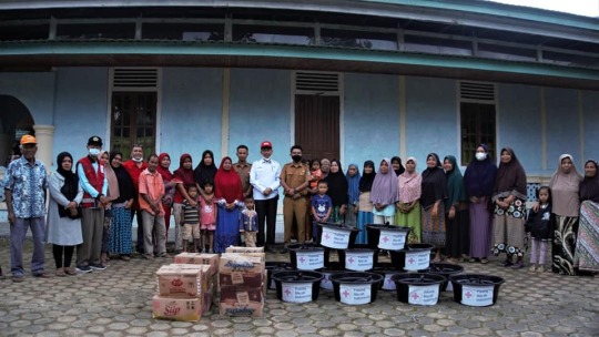 PMI Pasbar Serahkan Bantuan Untuk Korban Banjir dan Longsor di Talamau