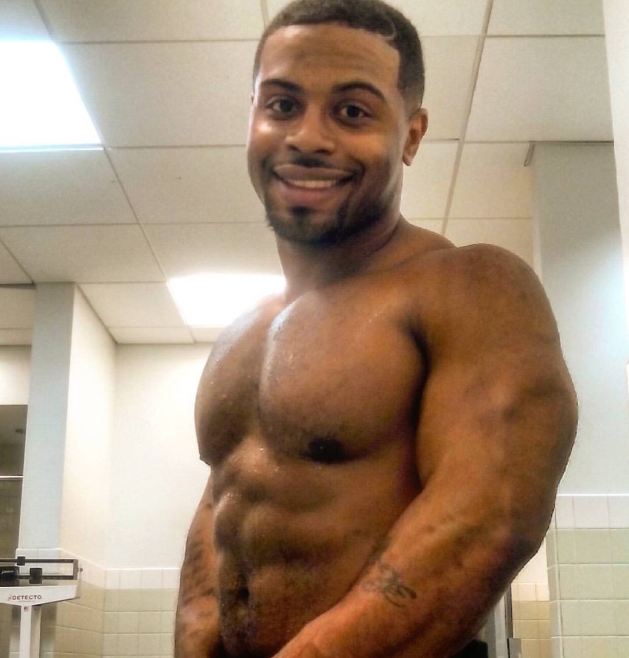 hottestmenontheplanet:  He fine plus he the real MVP for his post on giving head