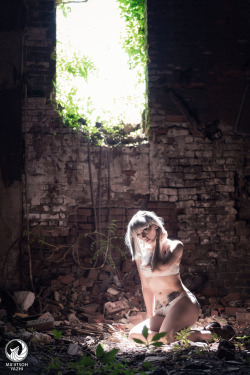 maiitsohyazhi:  @th3p3rf3ctsin finding lovely light in the abandoned factoryCC BY-NC-ND 4.0