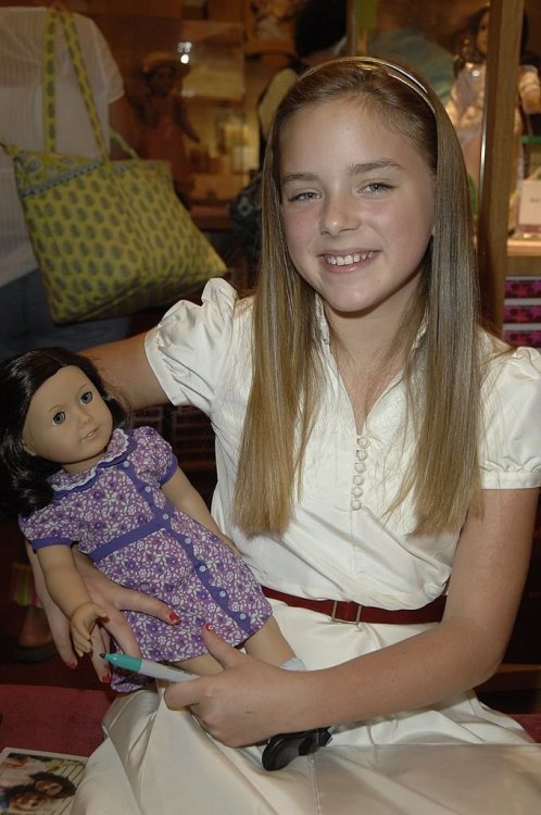 American Girl Doll Actresses + their Dolls (7/?)↳ Madison Davenport (Ruthie Smithens)