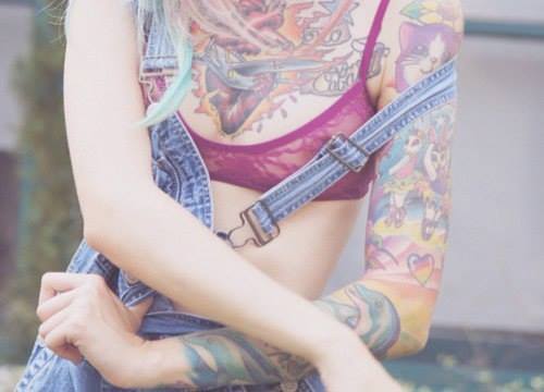 itattoobabes:  wome girls girls wome