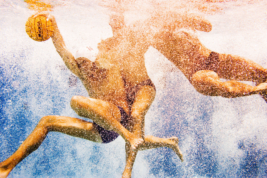 hornywaterpologuy:  Awesome under-water Water Polo action ! 