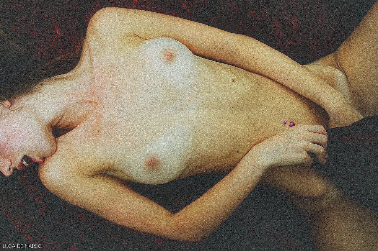lucadenardo:Wild female side