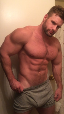 midwestmeat:  jockcoach:Seeing your sweet
