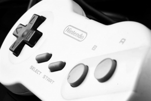 pxlbyte:  Noir Nintendo Controllers 