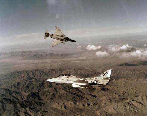 flytofight:  Amazing dash-2 merge photographs with aggressors. 
